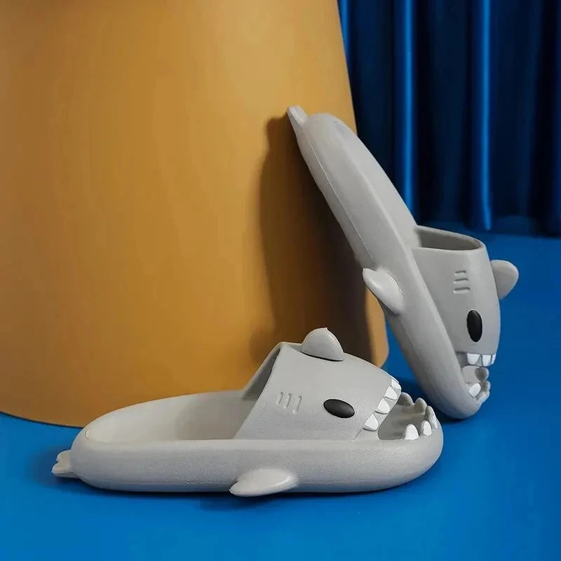 New Fashion Men Shark Slippers Outdoor Beach Non-Slip EVA Sandals Women Home Indoor Comfortable Slides Couples Lovely Flip Flops