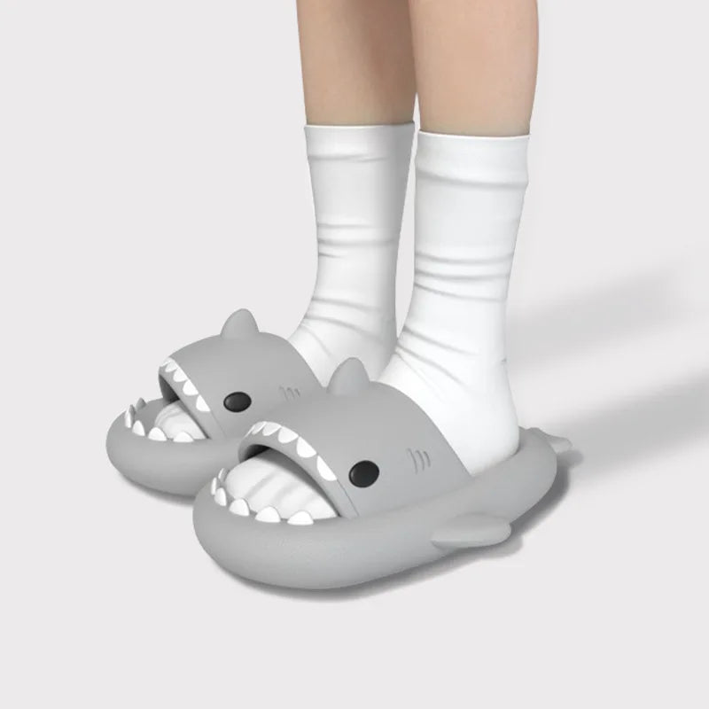 New Fashion Men Shark Slippers Outdoor Beach Non-Slip EVA Sandals Women Home Indoor Comfortable Slides Couples Lovely Flip Flops
